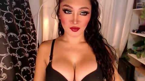 quinnie online show from October 13, 2025, 12:21 am