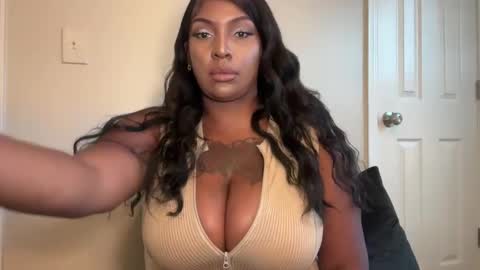 Snapshot of goddessrain420 chatting on October 13, 2025, 10:10 pm Crazzyboutrain online show from October 13, 2025, 10:10 pm