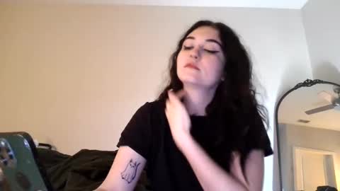 Snapshot of goddessshadowraven chatting on January 9, 2025, 2:07 pm Goddess Raven online show from January 9, 2025, 2:07 pm