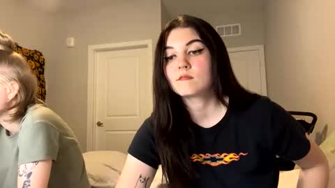 Snapshot of goddessshadowraven chatting on January 20, 2025, 12:36 am Goddess Raven online show from January 20, 2025, 12:36 am