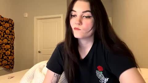 Snapshot of goddessshadowraven chatting on January 24, 2025, 1:03 am Goddess Raven online show from January 24, 2025, 1:03 am