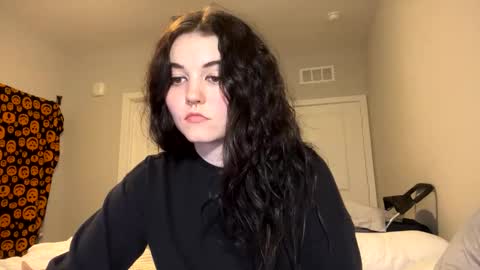 Snapshot of goddessshadowraven chatting on February 6, 2025, 1:16 am Goddess Raven online show from February 6, 2025, 1:16 am
