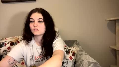 Snapshot of goddessshadowraven chatting on February 12, 2025, 1:09 am Goddess Raven online show from February 12, 2025, 1:09 am