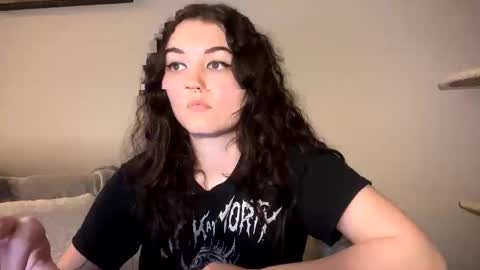 Snapshot of goddessshadowraven chatting on March 2, 2025, 1:15 am Goddess Raven online show from March 2, 2025, 1:15 am