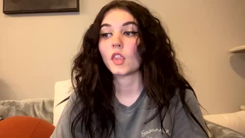 Snapshot of goddessshadowraven chatting on March 4, 2025, 1:34 am Goddess Raven online show from March 4, 2025, 1:34 am