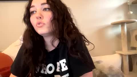Snapshot of goddessshadowraven chatting on March 5, 2025, 4:24 pm Goddess Raven online show from March 5, 2025, 4:24 pm