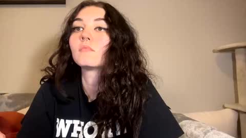 Snapshot of goddessshadowraven chatting on March 6, 2025, 2:09 am Goddess Raven online show from March 6, 2025, 2:09 am