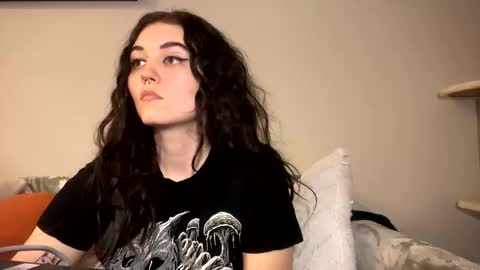 Snapshot of goddessshadowraven chatting on March 9, 2025, 2:39 am Goddess Raven online show from March 9, 2025, 2:39 am