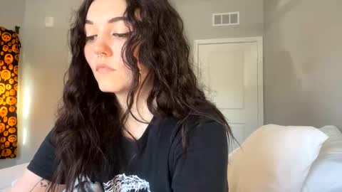 Snapshot of goddessshadowraven chatting on March 11, 2025, 2:51 pm Goddess Raven online show from March 11, 2025, 2:51 pm