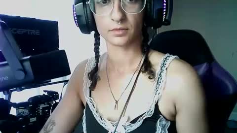 Snapshot of goddessvikkii chatting on January 7, 2026, 9:17 pm goddessvikkii online show from January 7, 2026, 9:17 pm