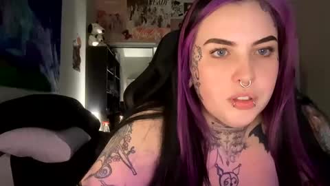 Goddess Violet online show from March 4, 2025, 10:05 pm