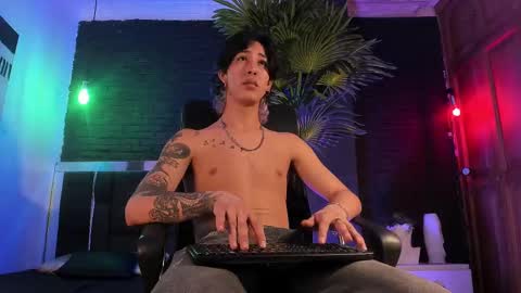 HUAN online show from March 3, 2025, 2:15 am