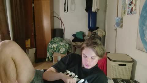 Daniel online show from December 13, 2025, 9:42 pm