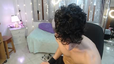 Snapshot of gojo_satoru_18 chatting on December 10, 2024, 7:11 pm Satoru Gojo online show from December 10, 2024, 7:11 pm