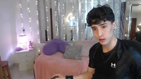 Snapshot of gojo_satoru_18 chatting on January 18, 2025, 3:27 pm Satoru Gojo online show from January 18, 2025, 3:27 pm