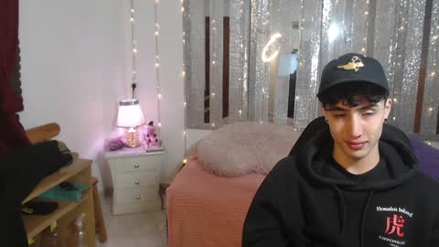 Snapshot of gojo_satoru_18 chatting on January 22, 2025, 3:18 pm Satoru Gojo online show from January 22, 2025, 3:18 pm