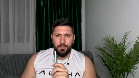 gold_alpha_boy online show from April 29, 2026, 7:42 pm