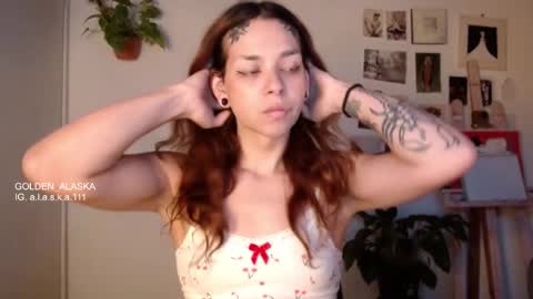 Snapshot of golden_alaska chatting on October 18, 2025, 10:49 am Alaska online show from October 18, 2025, 10:49 am