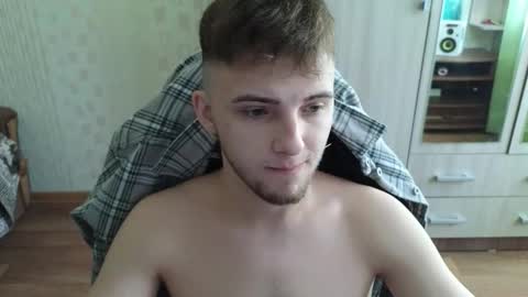 Golden boyyy21 online show from March 14, 2026, 10:42 am