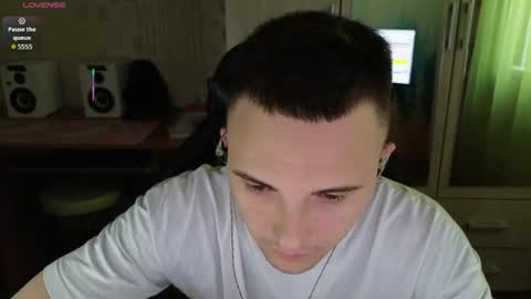 Snapshot of golden_boyyy21 chatting on July 6, 2026, 8:33 am Golden boyyy21 online show from July 6, 2026, 8:33 am