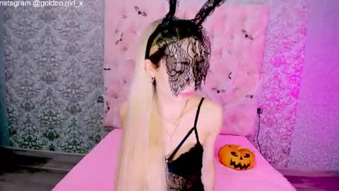 golden girl   online show from October 27, 2025, 1:53 am