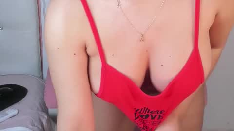 golden_issy online show from January 9, 2026, 1:30 am