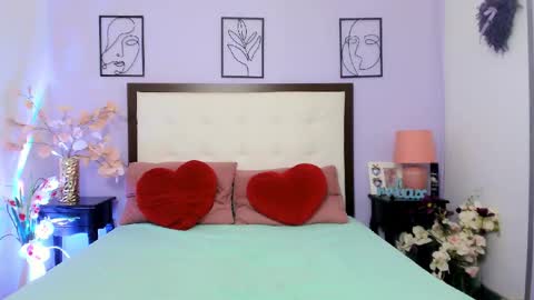 Kitty online show from October 15, 2025, 4:23 am