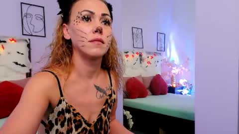 Kitty online show from October 31, 2025, 6:31 pm