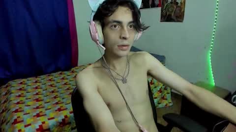 Snapshot of golden_ryan chatting on February 8, 2026, 6:11 pm Jmmmm online show from February 8, 2026, 6:11 pm