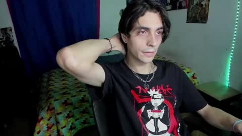 Snapshot of golden_ryan chatting on February 18, 2026, 1:40 pm Jmmmm online show from February 18, 2026, 1:40 pm