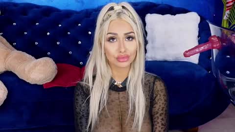 GoldenAmberX online show from December 24, 2024, 7:22 pm