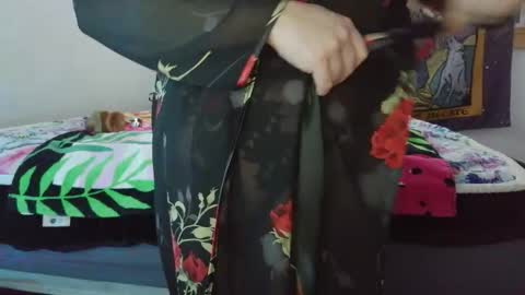 XxPretentious PeachxX online show from April 27, 2026, 7:17 am
