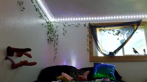 XxPretentious PeachxX online show from May 7, 2026, 8:14 pm