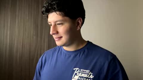 Snapshot of goldenknight33 chatting on September 16, 2025, 2:18 pm goldenknight33 online show from September 16, 2025, 2:18 pm