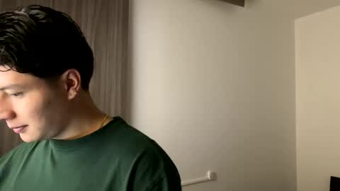 Snapshot of goldenknight33 chatting on September 18, 2025, 1:46 pm goldenknight33 online show from September 18, 2025, 1:46 pm