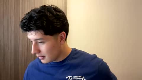 Snapshot of goldenknight33 chatting on October 2, 2025, 4:36 pm goldenknight33 online show from October 2, 2025, 4:36 pm