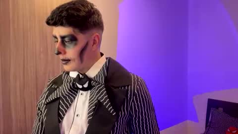 Snapshot of goldenknight33 chatting on October 31, 2025, 4:30 pm goldenknight33 online show from October 31, 2025, 4:30 pm