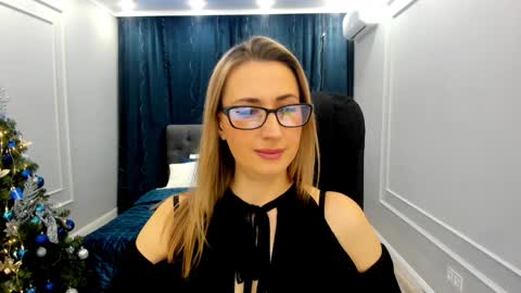 Olivia online show from December 17, 2024, 3:39 am