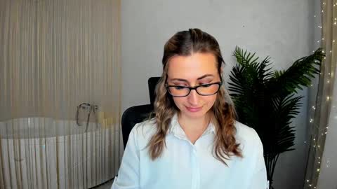 Olivia online show from January 15, 2025, 6:43 am