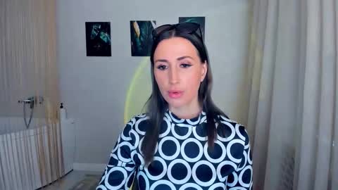 Olivia online show from March 16, 2026, 5:44 am