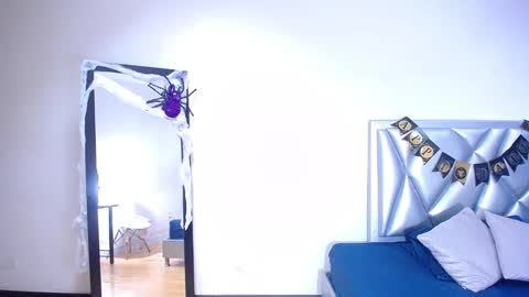 Snapshot of goldenn_ass1 chatting on October 28, 2025, 3:43 am goldenn_ass1 online show from October 28, 2025, 3:43 am