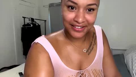 GoldenPuss online show from November 9, 2025, 10:30 pm