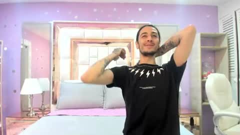 goldentemptation_ online show from June 14, 2026, 1:24 pm