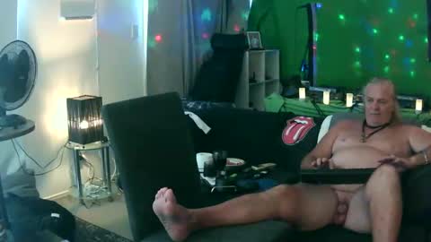 Snapshot of goldyguy011 chatting on January 22, 2025, 5:05 am goldyguy011 online show from January 22, 2025, 5:05 am