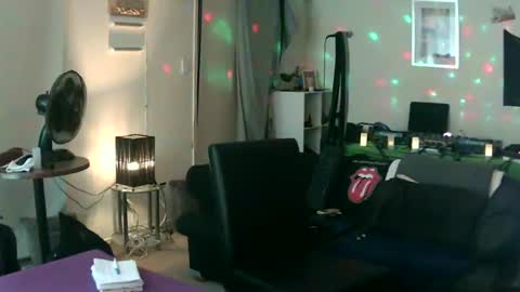 Snapshot of goldyguy011 chatting on February 2, 2025, 6:42 pm goldyguy011 online show from February 2, 2025, 6:42 pm