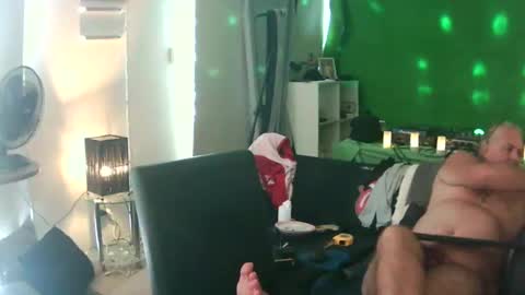 Snapshot of goldyguy011 chatting on February 22, 2025, 2:06 am goldyguy011 online show from February 22, 2025, 2:06 am