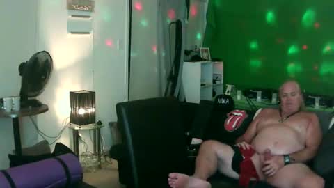 Snapshot of goldyguy011 chatting on February 25, 2025, 6:42 pm goldyguy011 online show from February 25, 2025, 6:42 pm