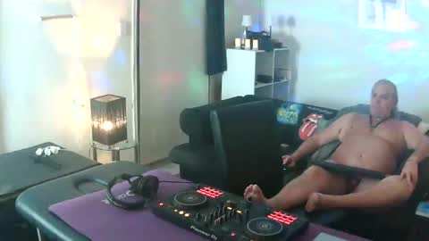 Snapshot of goldyguy011 chatting on September 10, 2025, 5:13 pm goldyguy011 online show from September 10, 2025, 5:13 pm