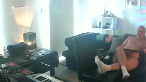 Snapshot of goldyguy011 chatting on October 1, 2025, 1:44 am goldyguy011 online show from October 1, 2025, 1:44 am