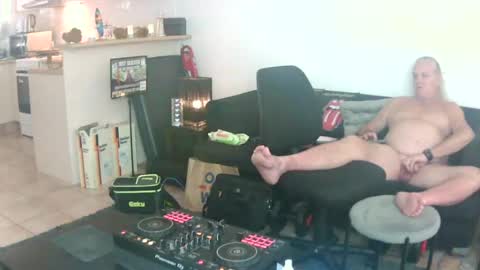 goldyguy011 online show from June 14, 2026, 12:19 am